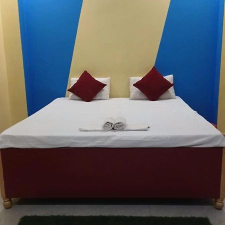 Veda'S Grand P.G Hotel Varanasi Bagian luar foto